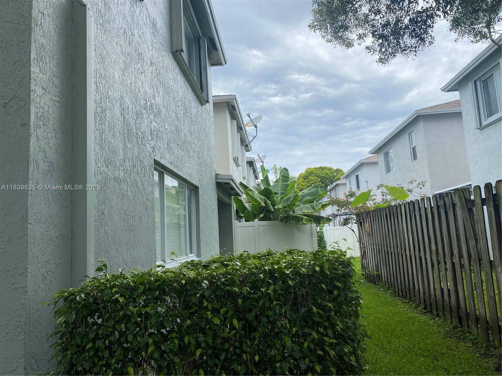 Tamarac, FL 33321,6006 Plum Pl