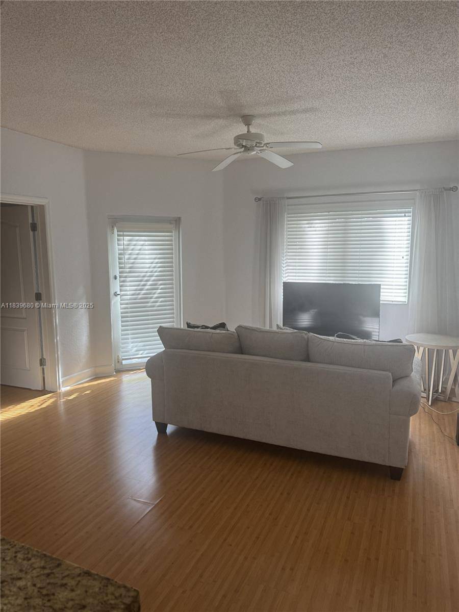 South Miami, FL 33143,6001 SW 70th St #304