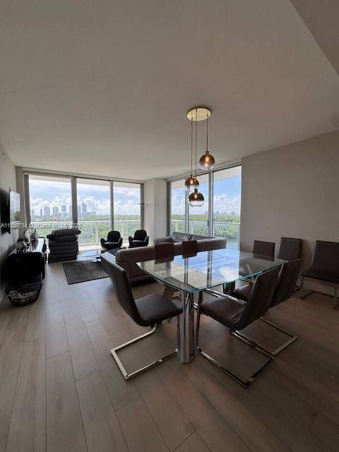 North Miami Beach, FL 33160,16385 Biscayne Blvd #921