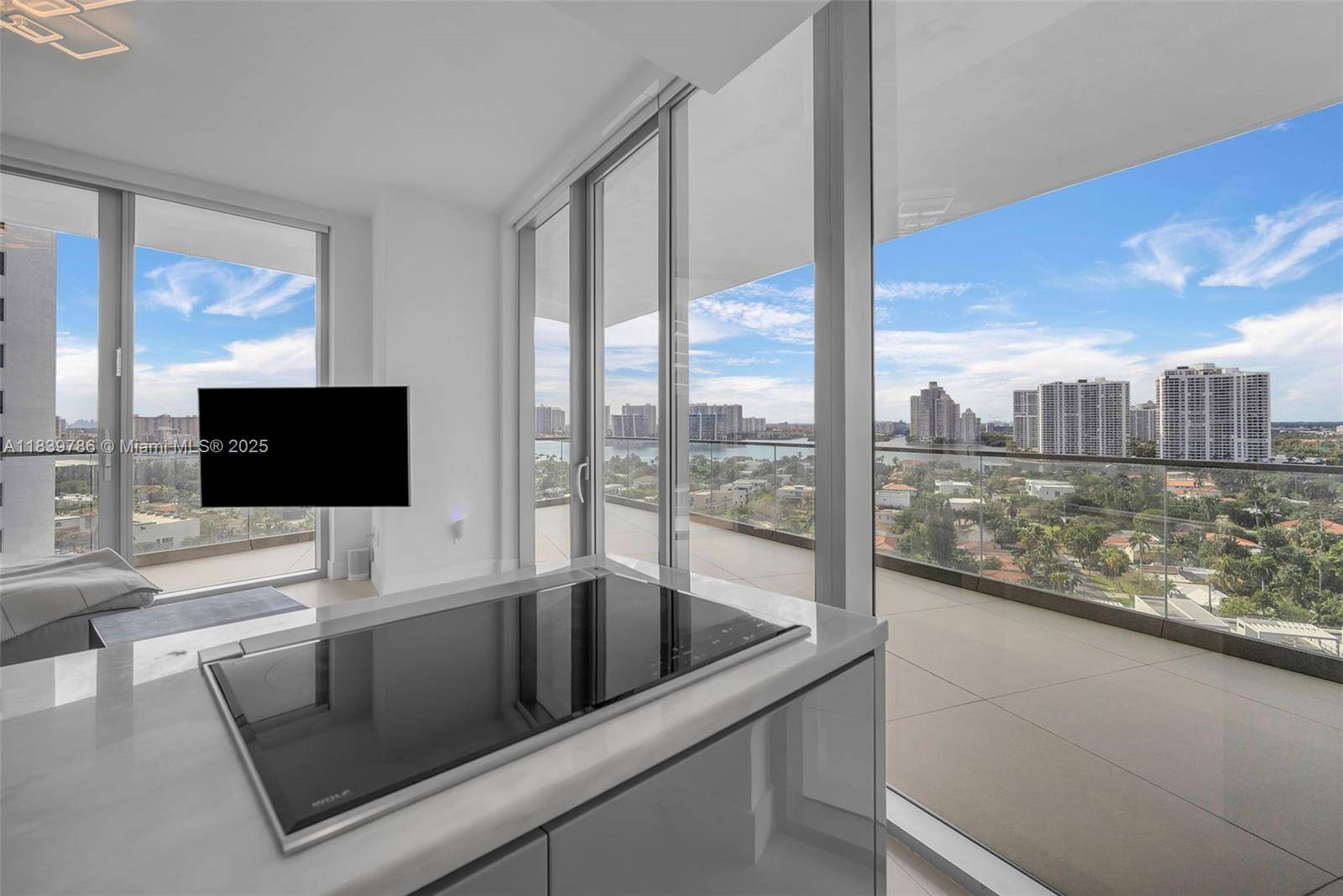 Sunny Isles Beach, FL 33160,18975 Collins Ave #1105