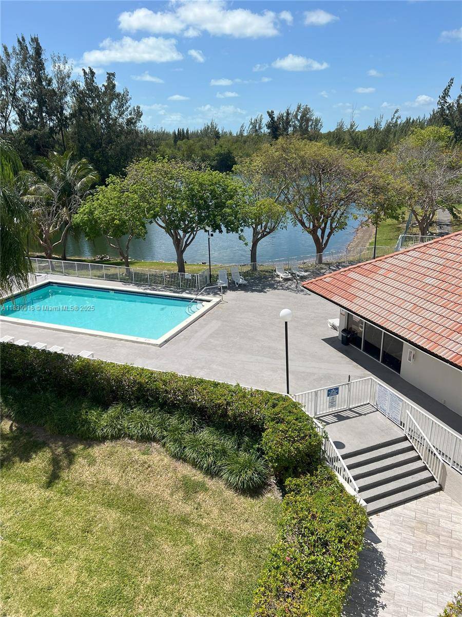 Cutler Bay, FL 33189,8200 SW 210th St #307
