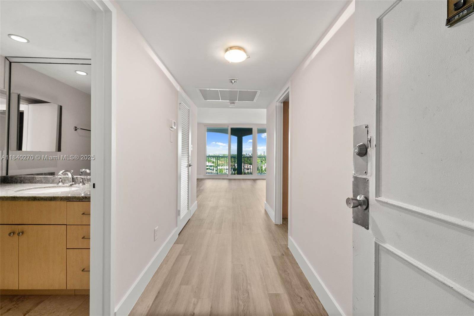 Miami Beach, FL 33140,5401 Collins Ave #629