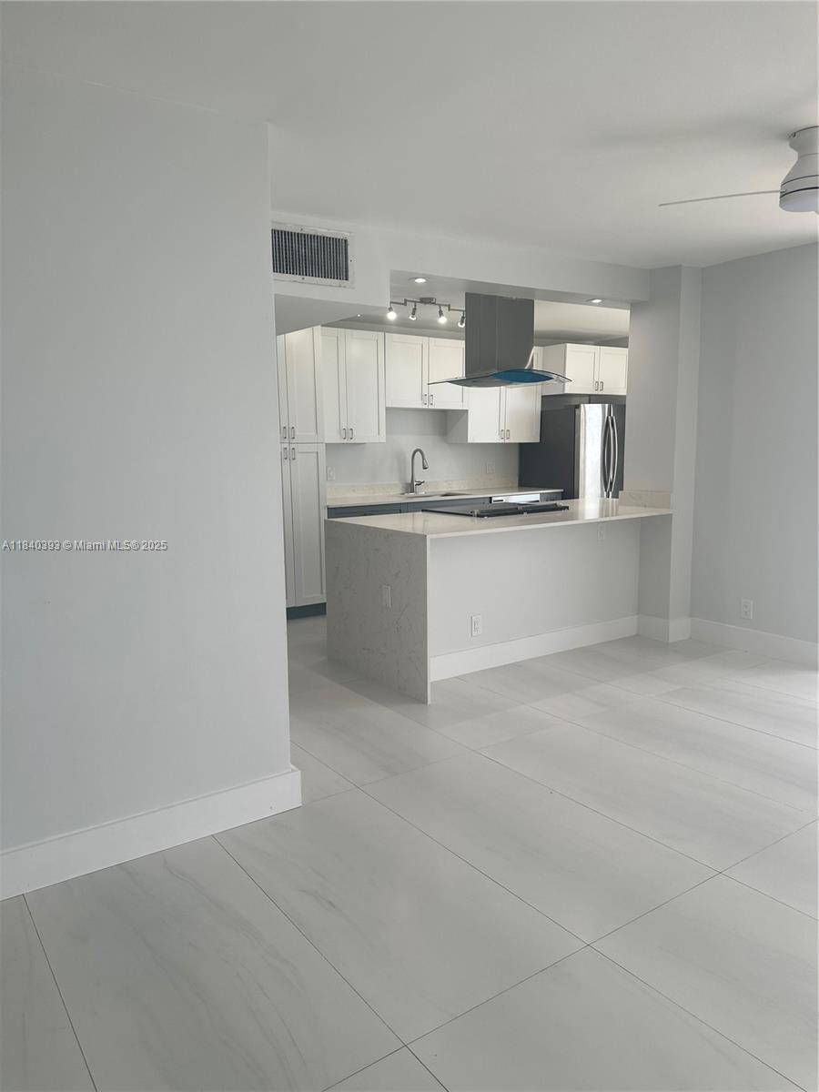 Fort Lauderdale, FL 33308,4280 Galt Ocean Dr #17C