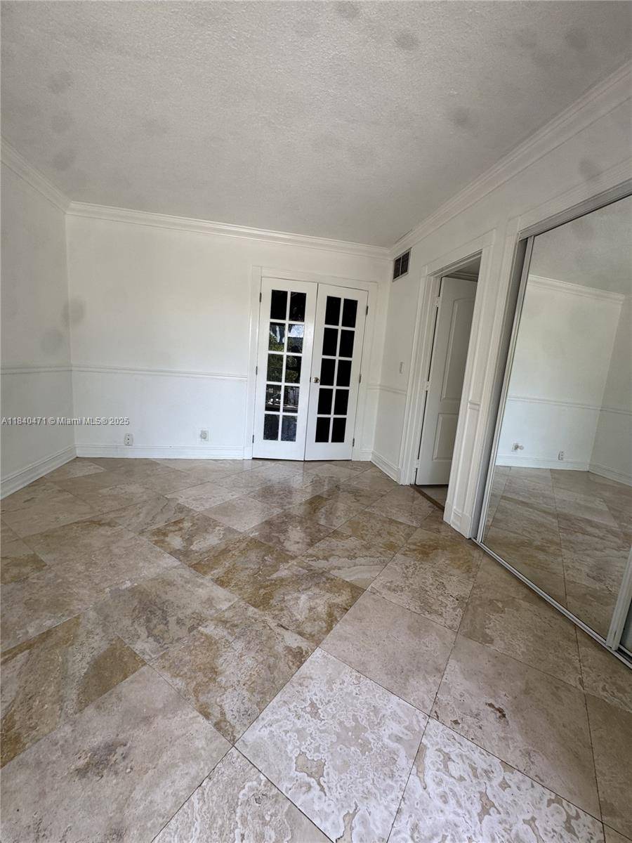 Fort Lauderdale, FL 33334,1407 NE 56th St #316