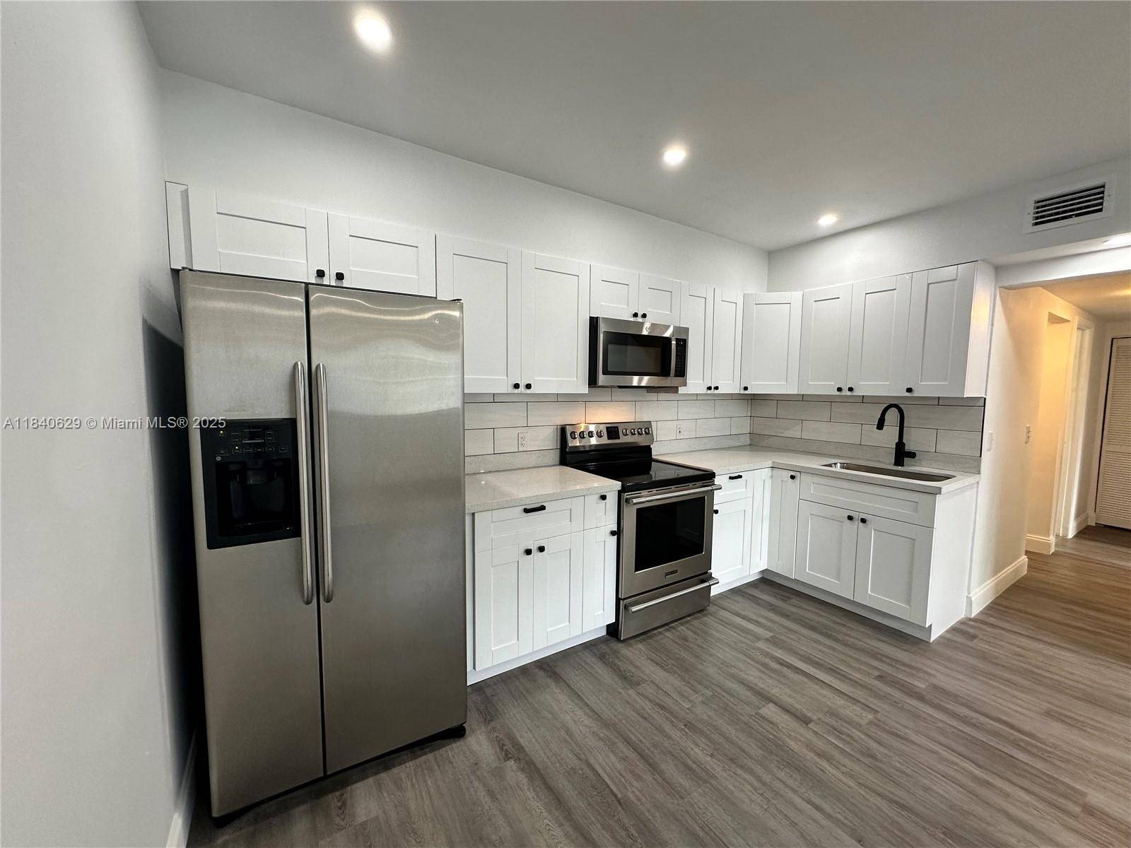 Miami, FL 33144,41 SW 67th Ct #3