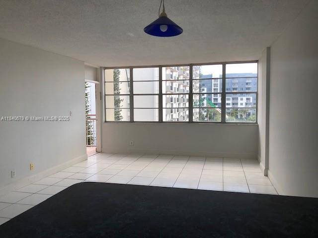 North Miami Beach, FL 33162,2025 NE 164th St #407