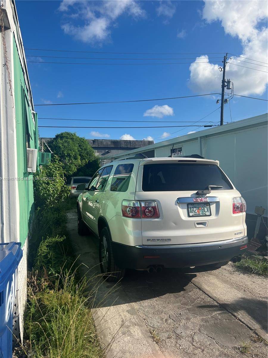 Miami, FL 33147,3520 NW 79th St