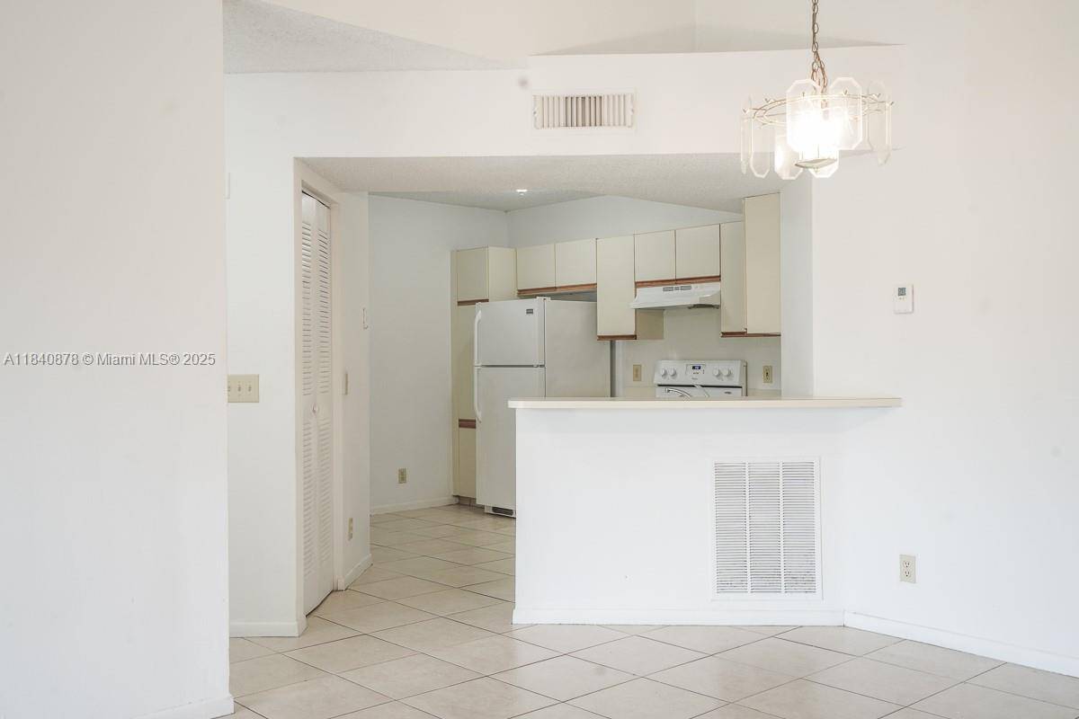 Coral Springs, FL 33067,9033 Wiles Rd #304