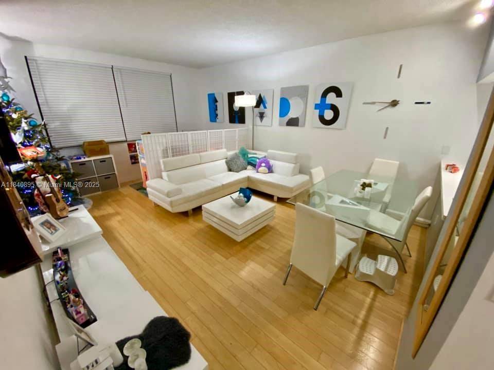 Miami, FL 33131,540 Brickell Key Dr #310