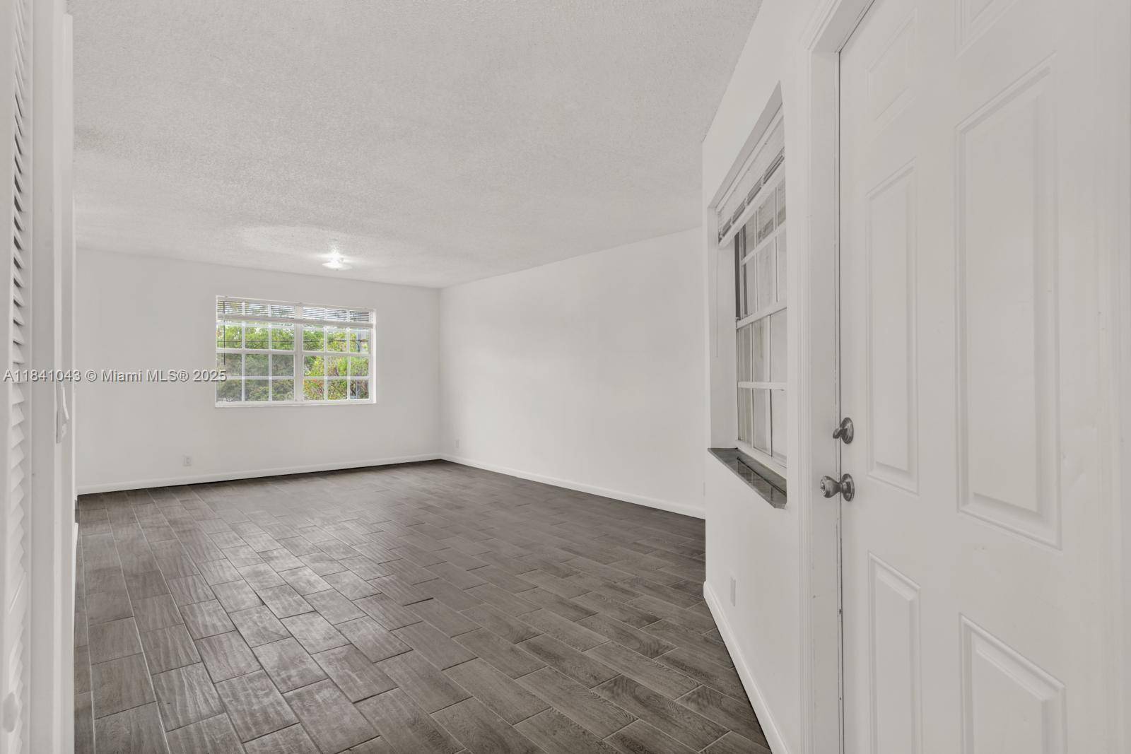 Pembroke Pines, FL 33025,8621 SW 5th St #201