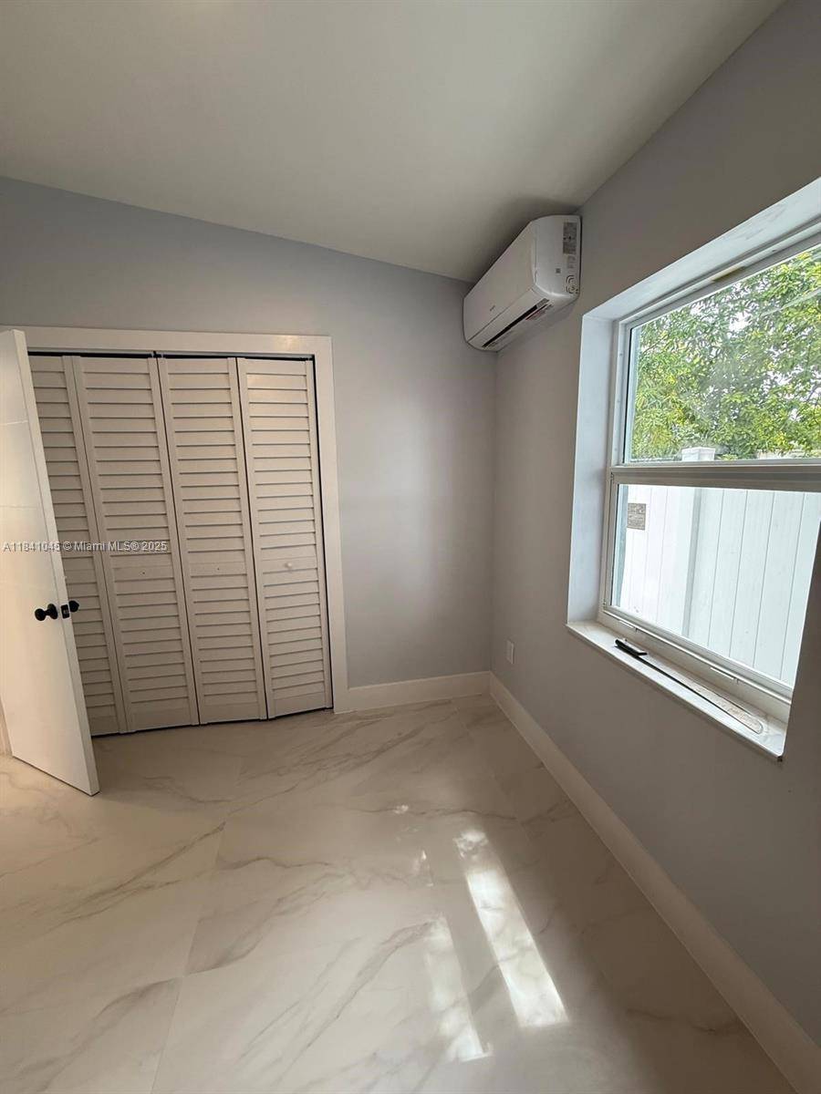 Hollywood, FL 33021,5636 Arthur St #1