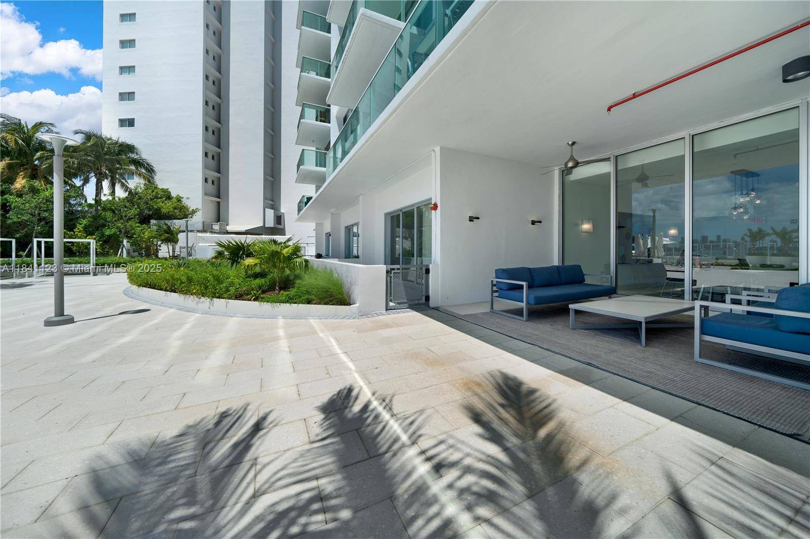 Miami Beach, FL 33139,1000 West Ave #BS101