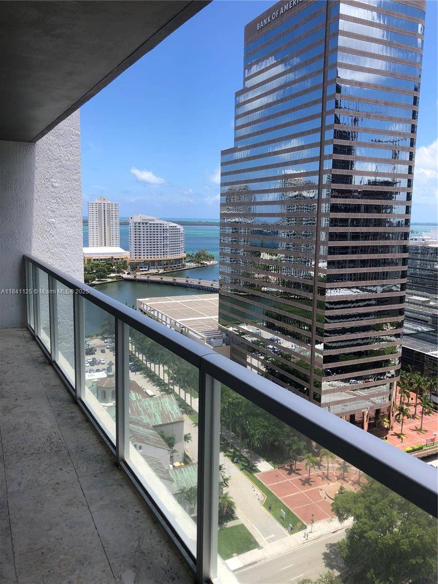 Miami, FL 33131,500 Brickell Ave #2408