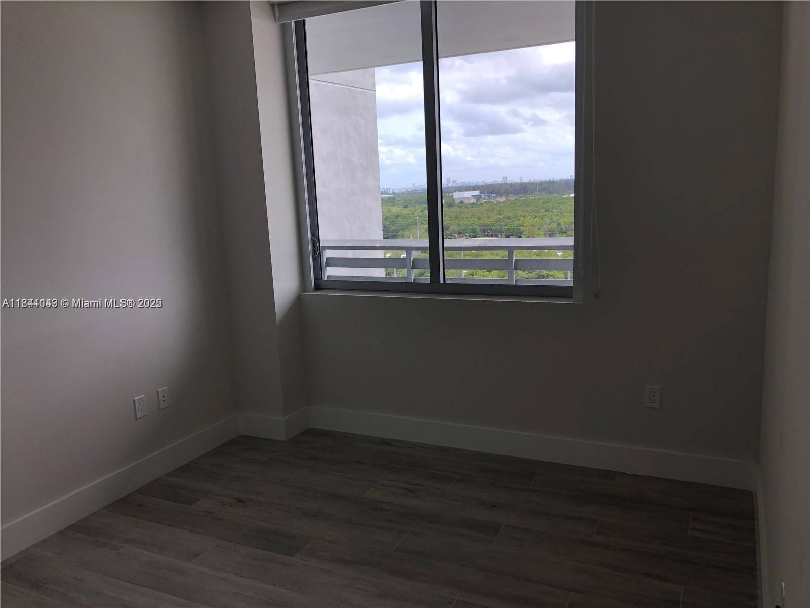 North Miami Beach, FL 33160,16385 Biscayne Blvd #1205