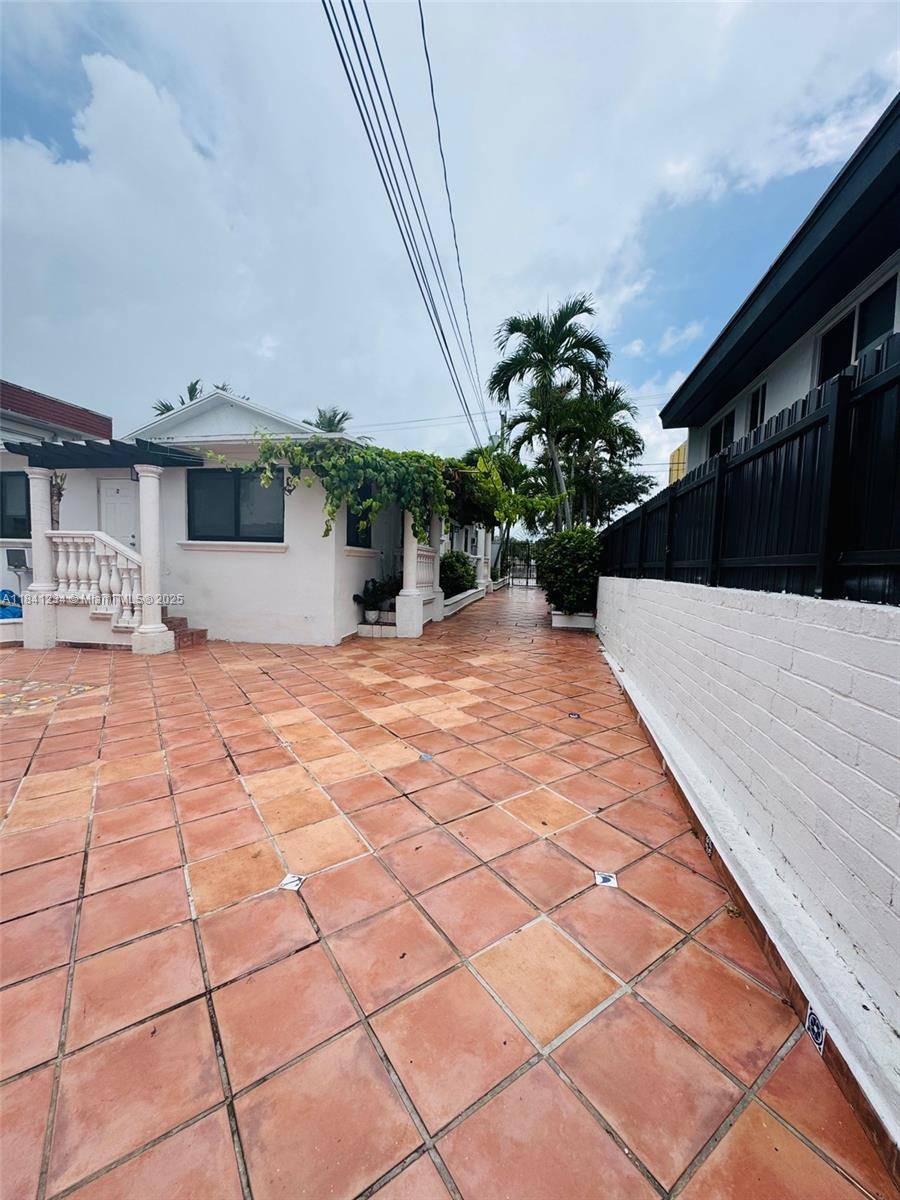 Miami, FL 33135,1238 SW 4th St