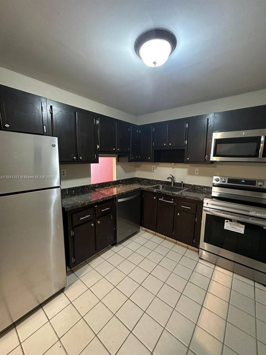 North Miami Beach, FL 33162,16710 NE 9th Ave #207