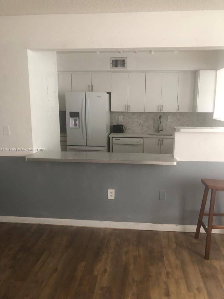 Sunny Isles Beach, FL 33160,250 180th Dr #108