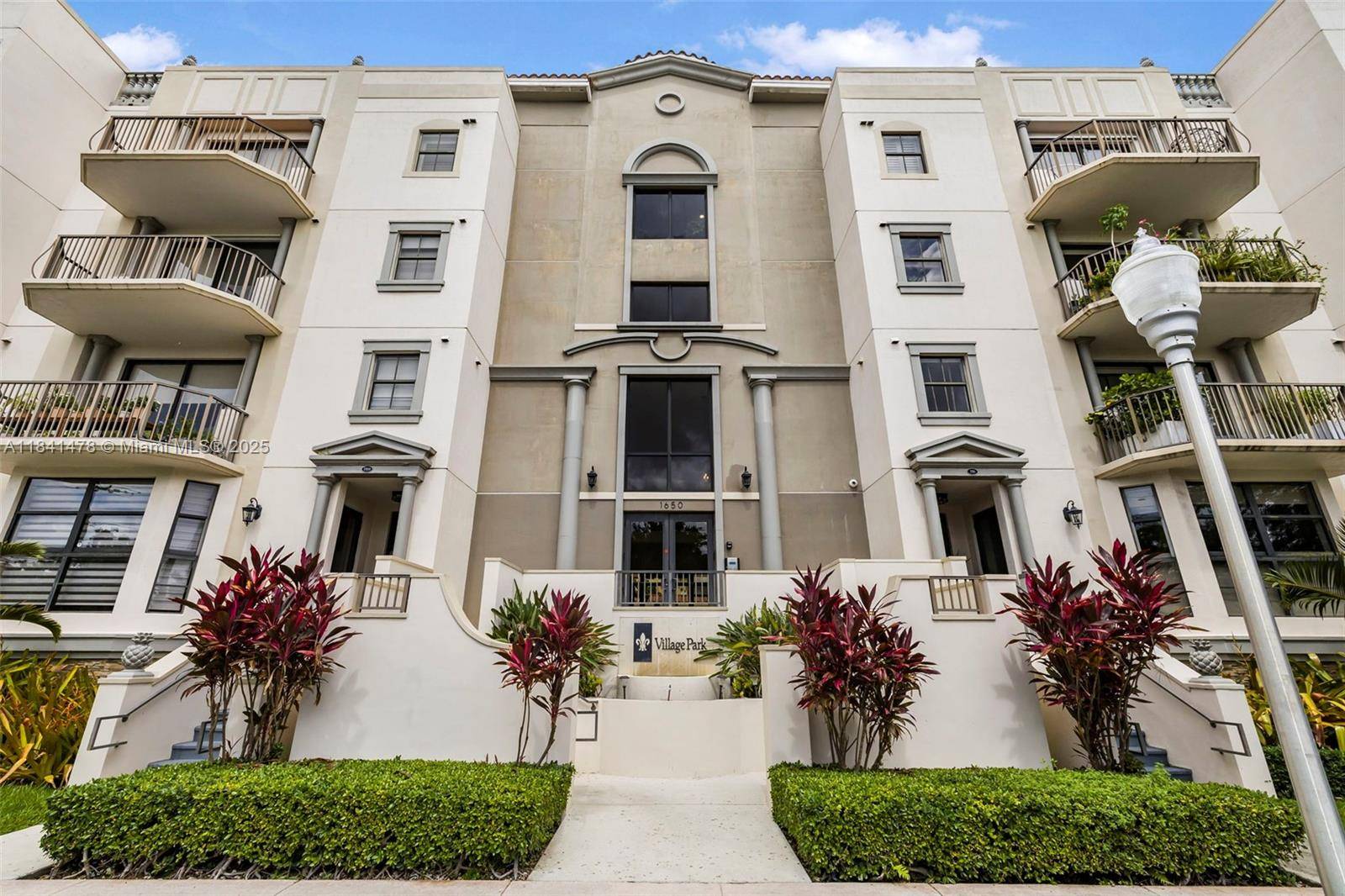 Coral Gables, FL 33134,1650 Galiano St #TH5