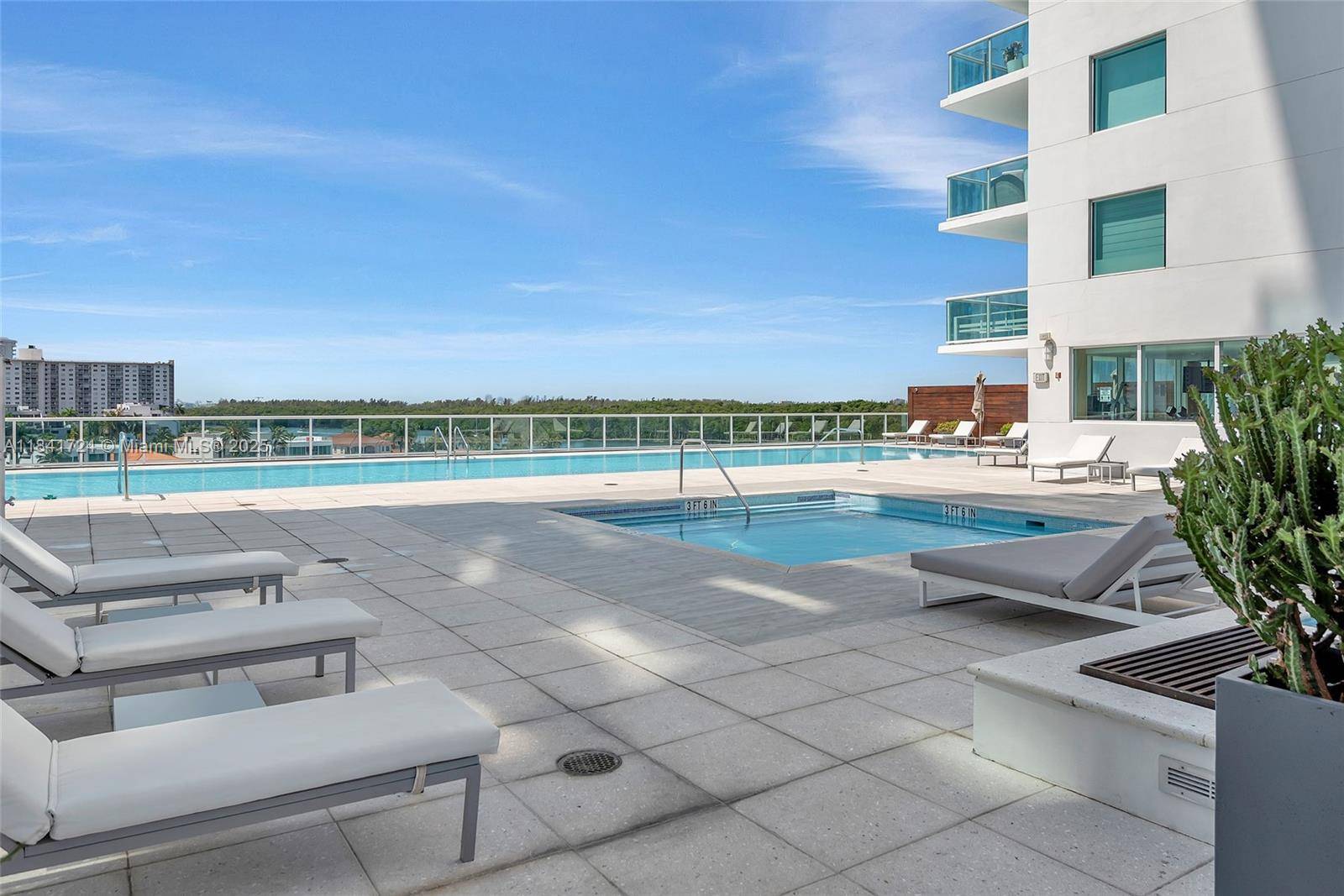 Sunny Isles Beach, FL 33160,400 Sunny Isles Blvd #917