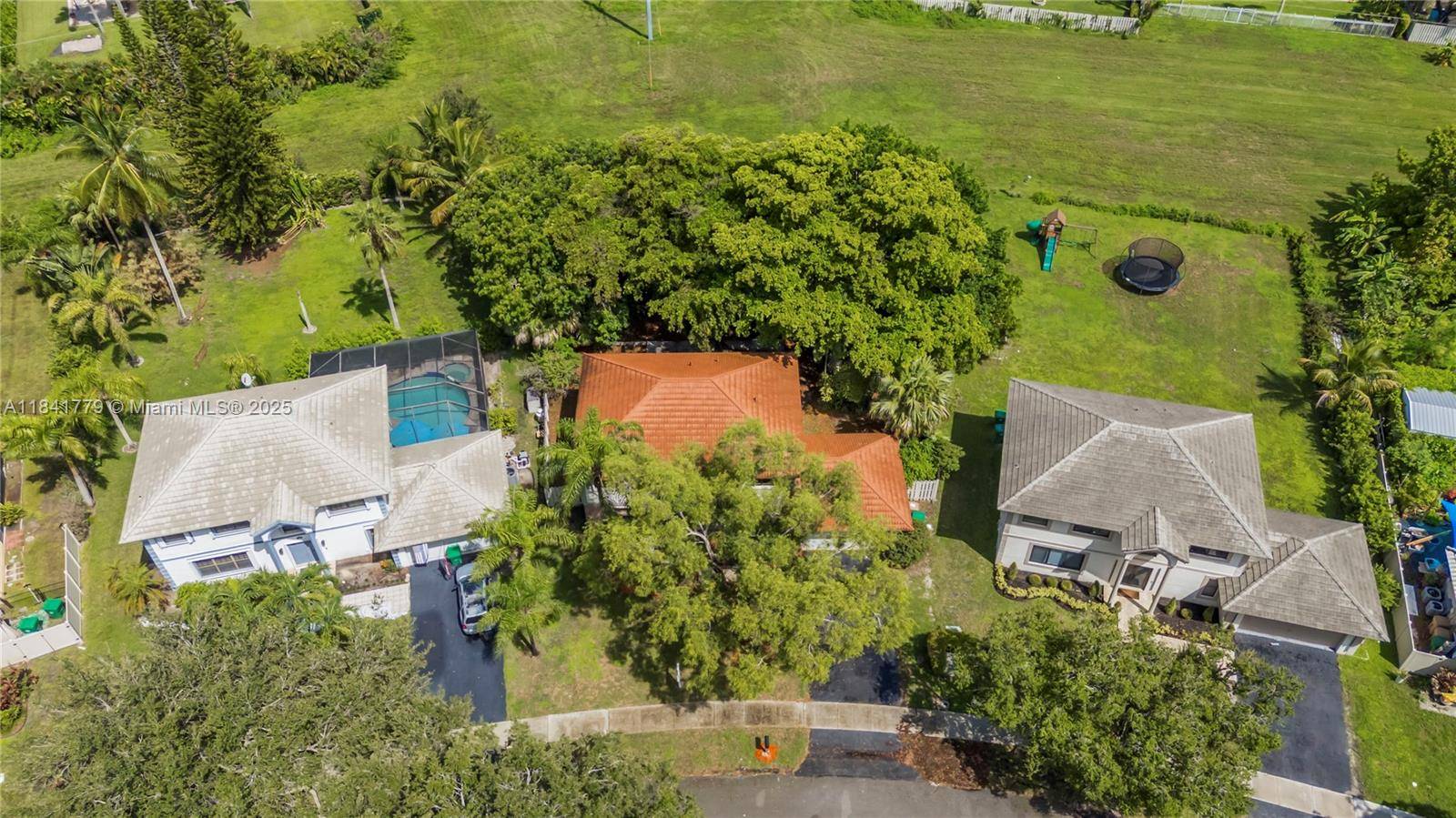 Davie, FL 33325,840 Greenbriar Ave