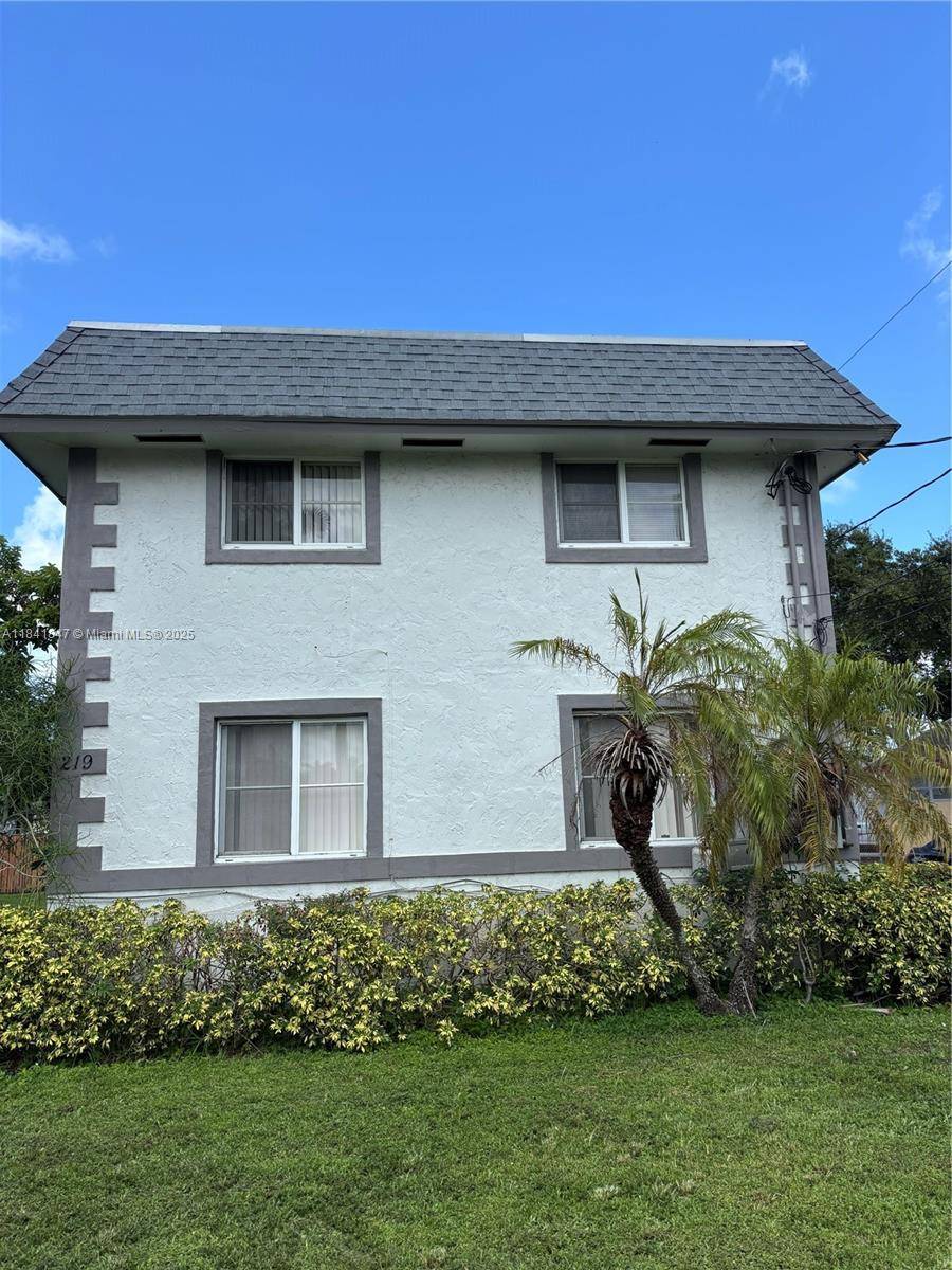 Dania Beach, FL 33004,219 W Dixie Hwy #B