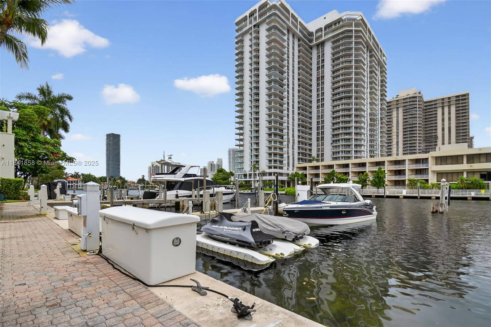 Aventura, FL 33180,19925 NE 39th PL Boat Slip #16