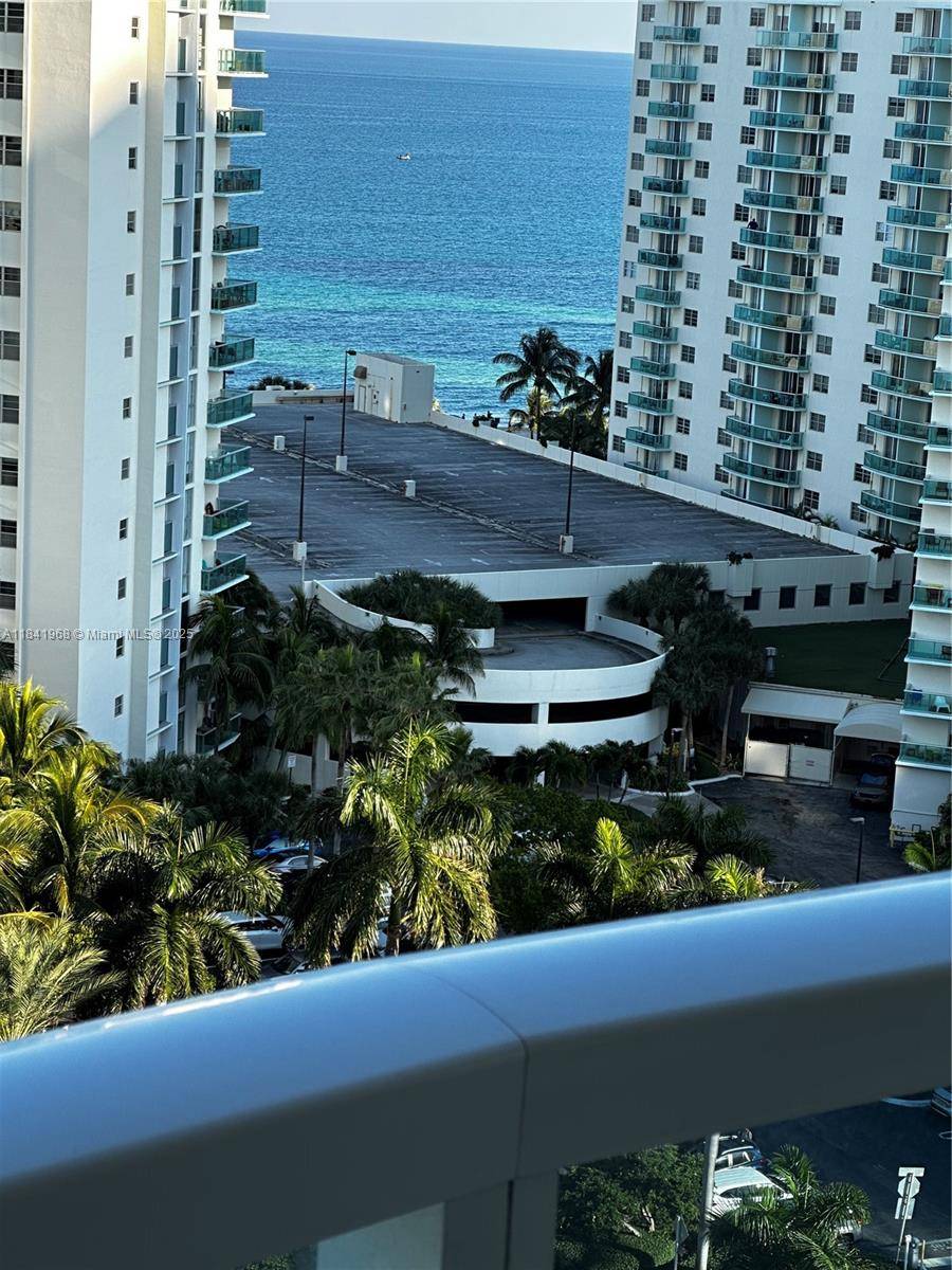 Hollywood, FL 33019,3800 S Ocean Dr #1518