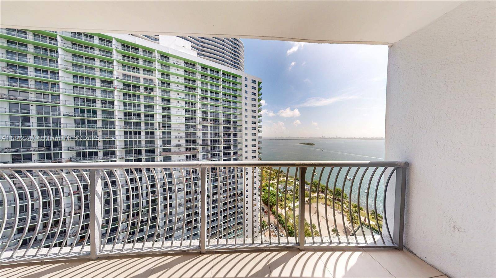 Miami, FL 33132,1750 N Bayshore Dr #2803