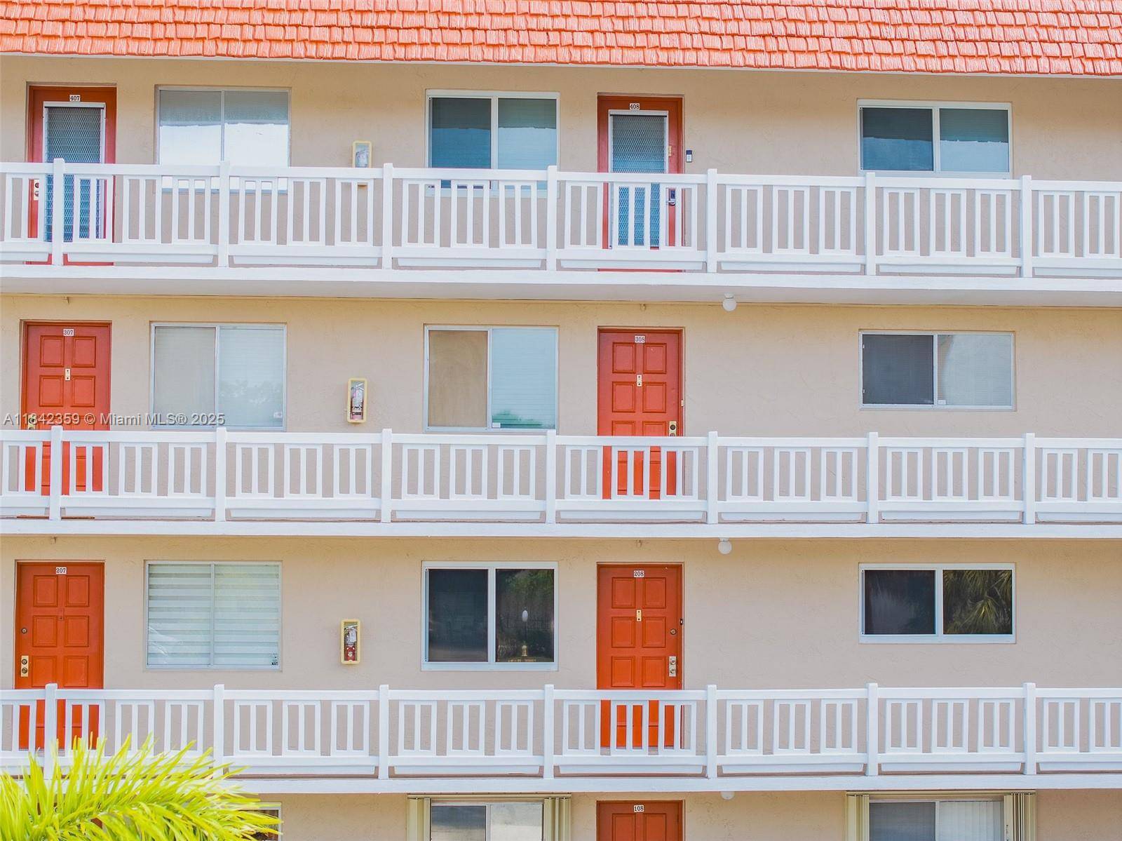 Lauderhill, FL 33319,3581 Inverrary Dr #308