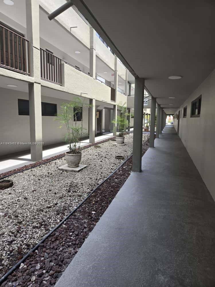 Hialeah, FL 33010,5 Olive Dr #9