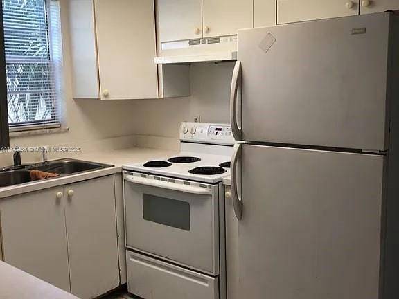 Other, FL 33901,2524 Congress St #7