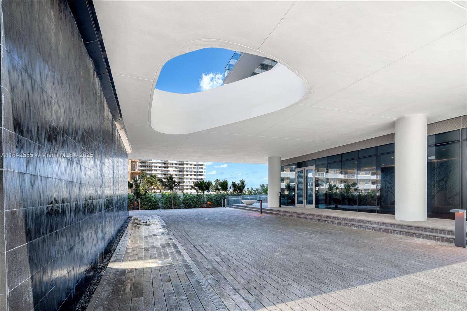 Hallandale Beach, FL 33009,2000 S Ocean Drive #32A