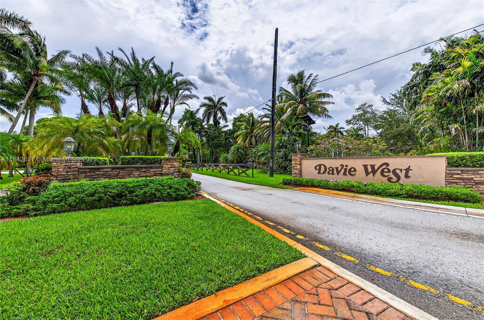Davie, FL 33328,10751 SW 26th Ct