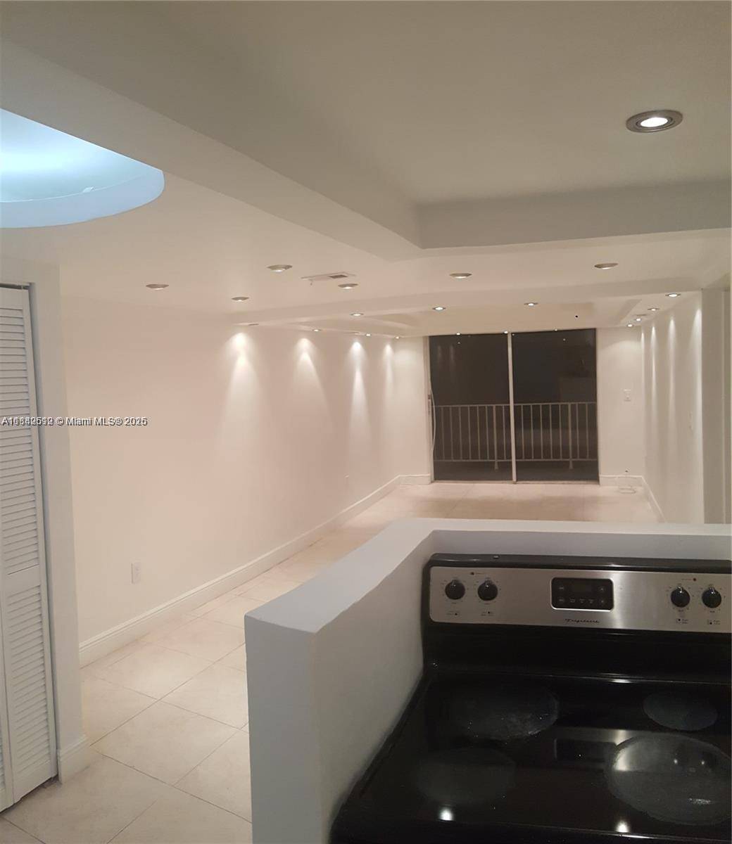 North Miami, FL 33181,1805 Sans Souci Blvd #525