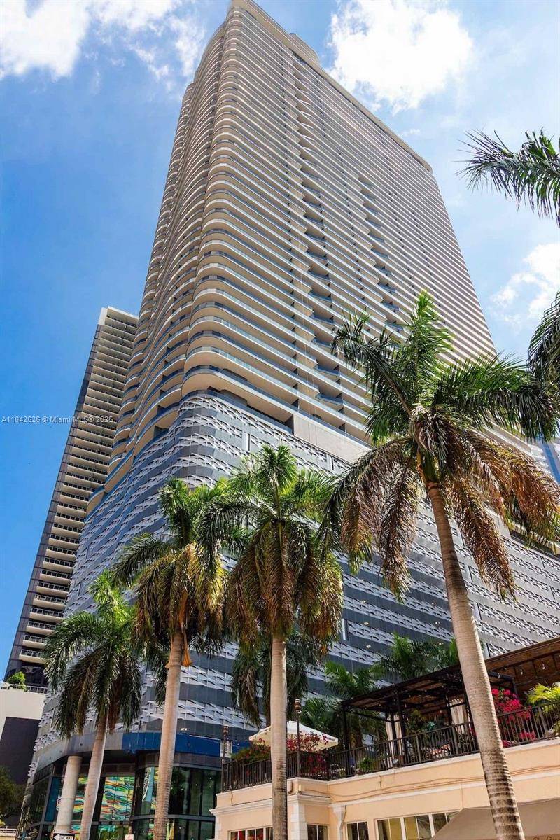 Miami, FL 33131,1000 Brickell Plz #4502