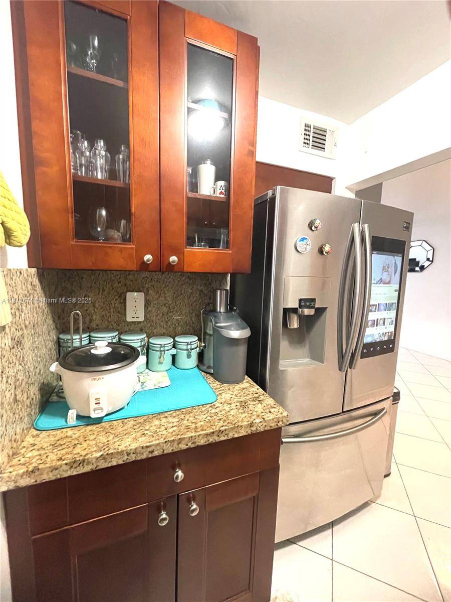 Miami, FL 33174,8821 W Flagler St #411