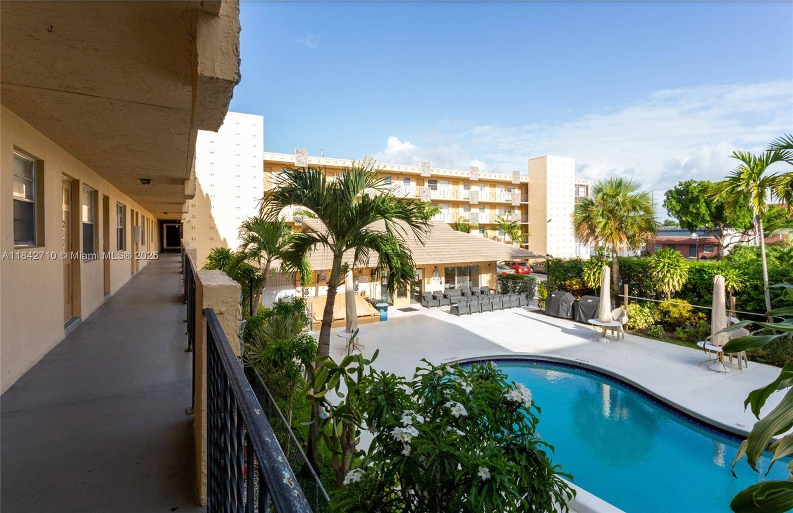 Hollywood, FL 33020,2145 Pierce St #218