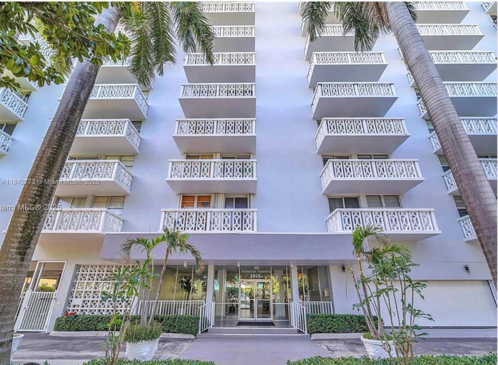 Miami Beach, FL 33139,1020 Meridian Ave #611