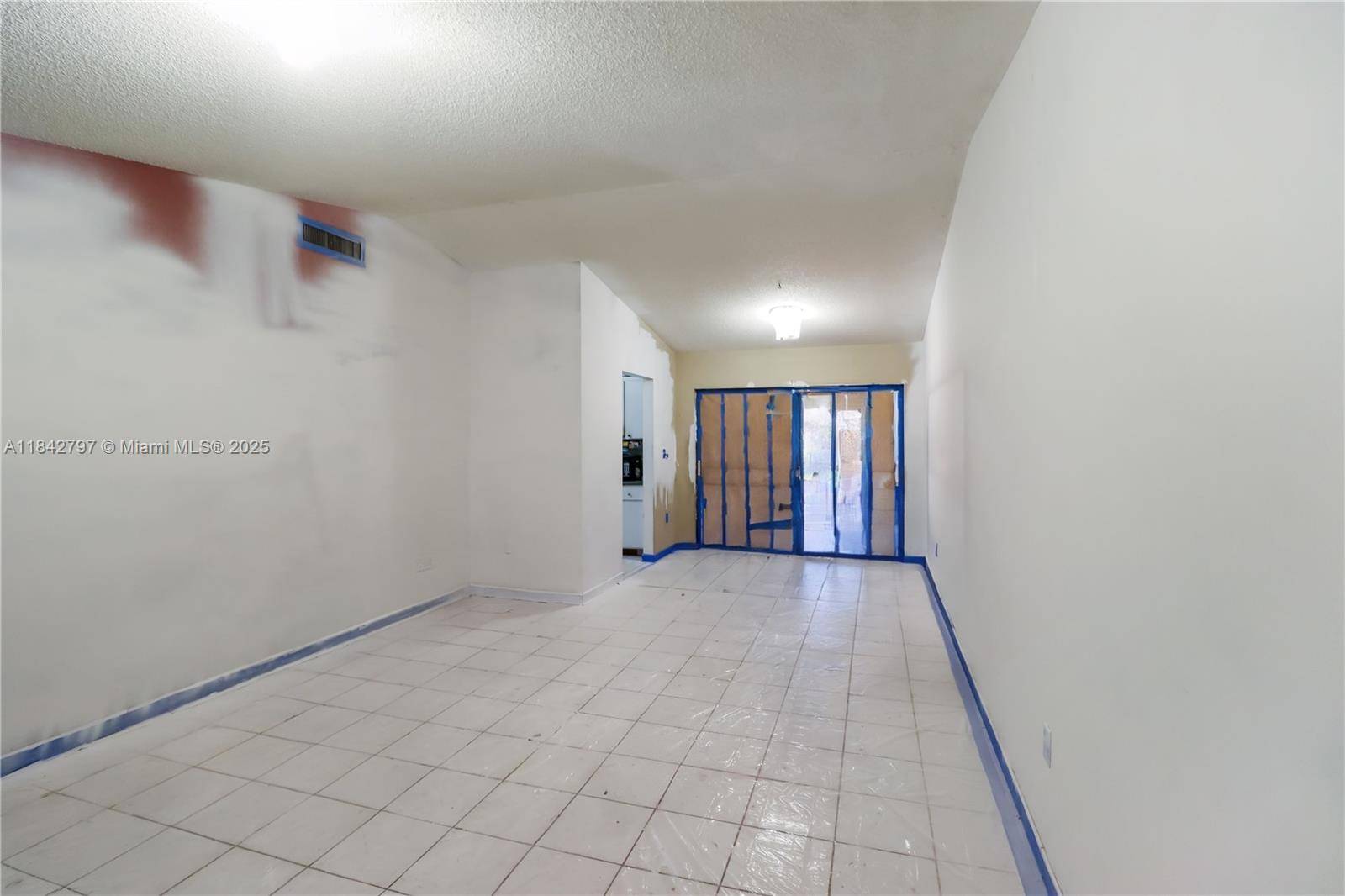 Miami, FL 33175,13805 SW 52nd St