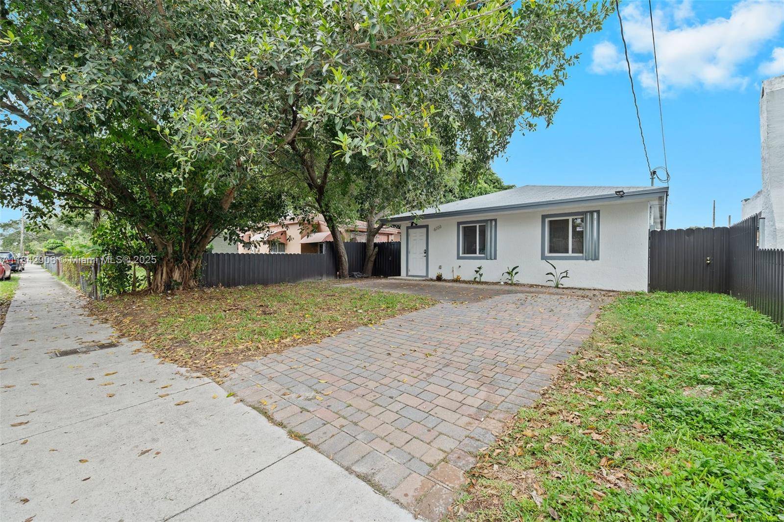Miami, FL 33150,6723 NW 6th Ave