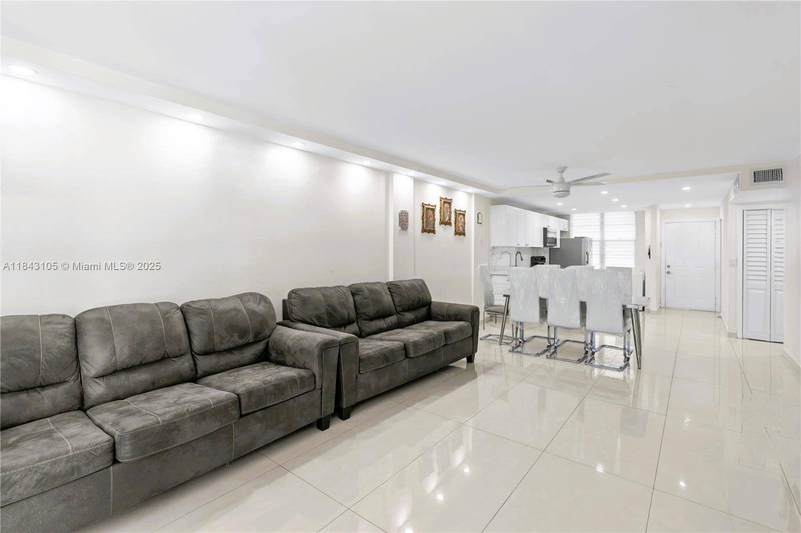 Lauderdale Lakes, FL 33313,2600 NW 49th Ave #112
