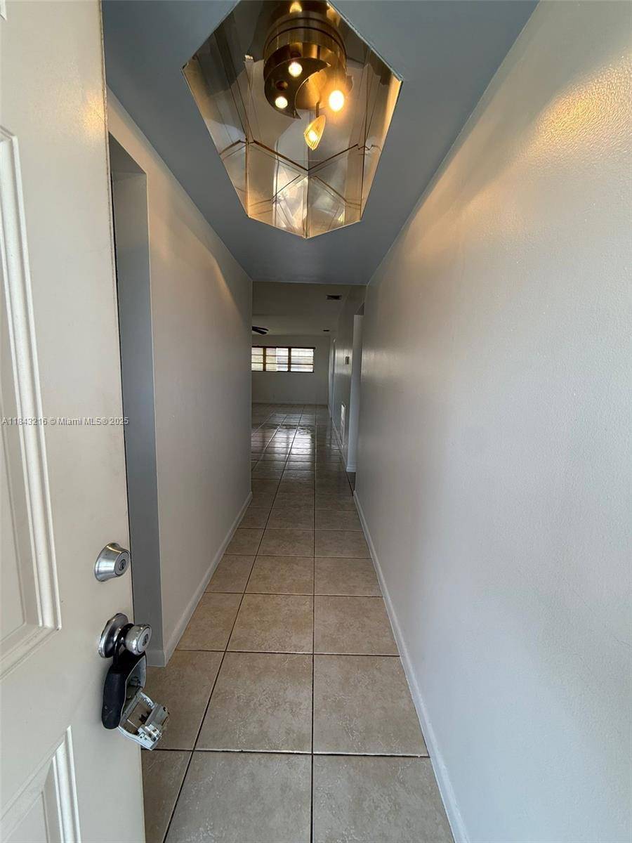 Hollywood, FL 33020,2836 Fillmore St #32