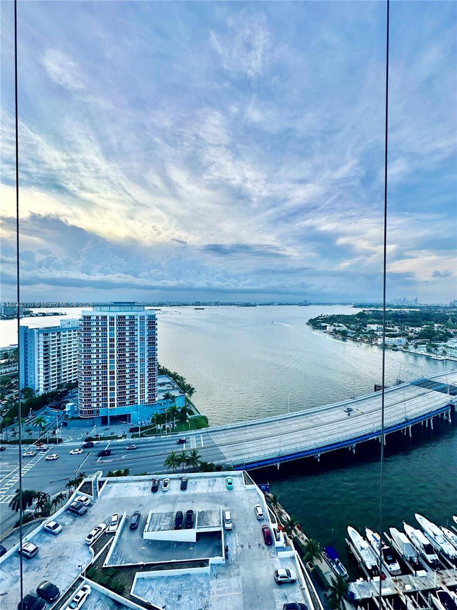 North Bay Village, FL 33141,7601 E Treasure Dr #PH217