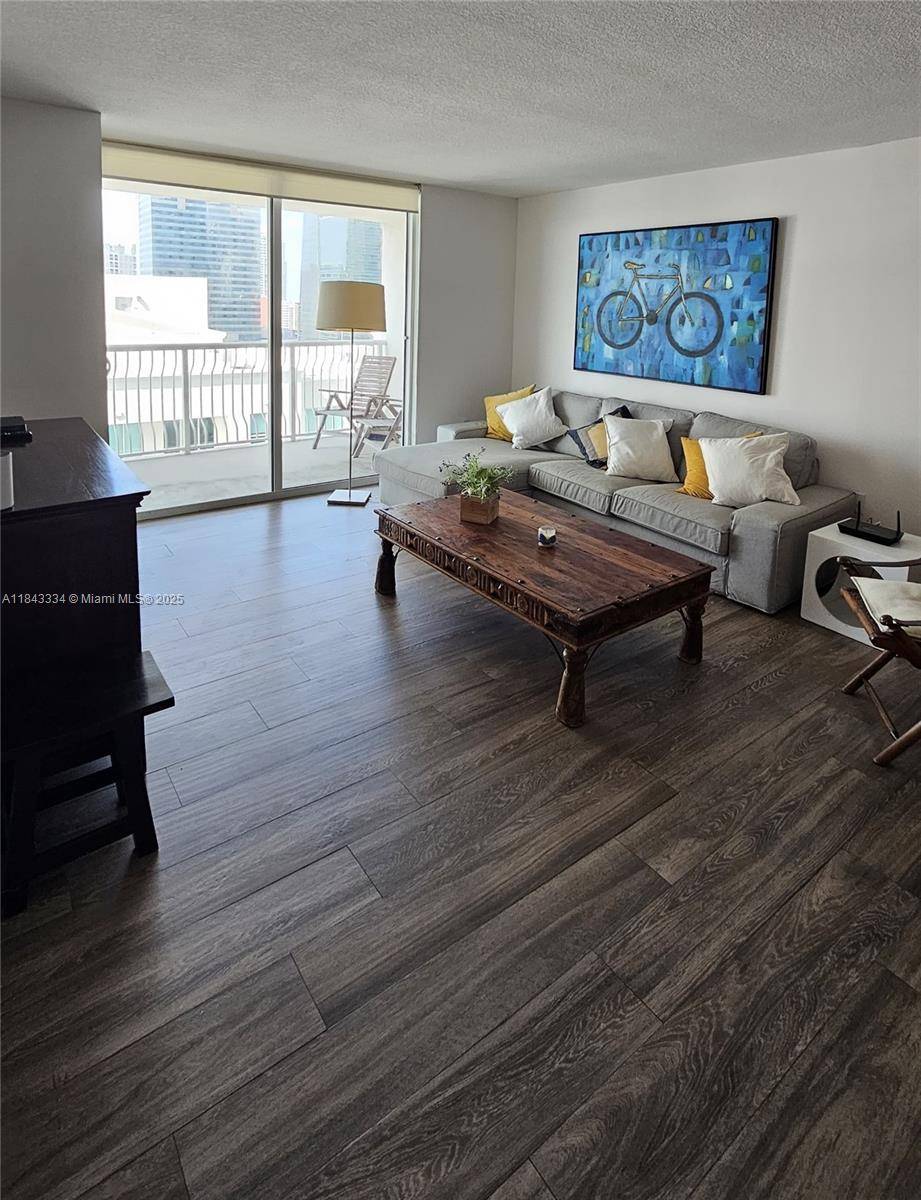 Miami, FL 33131,1200 Brickell Bay Dr #2907