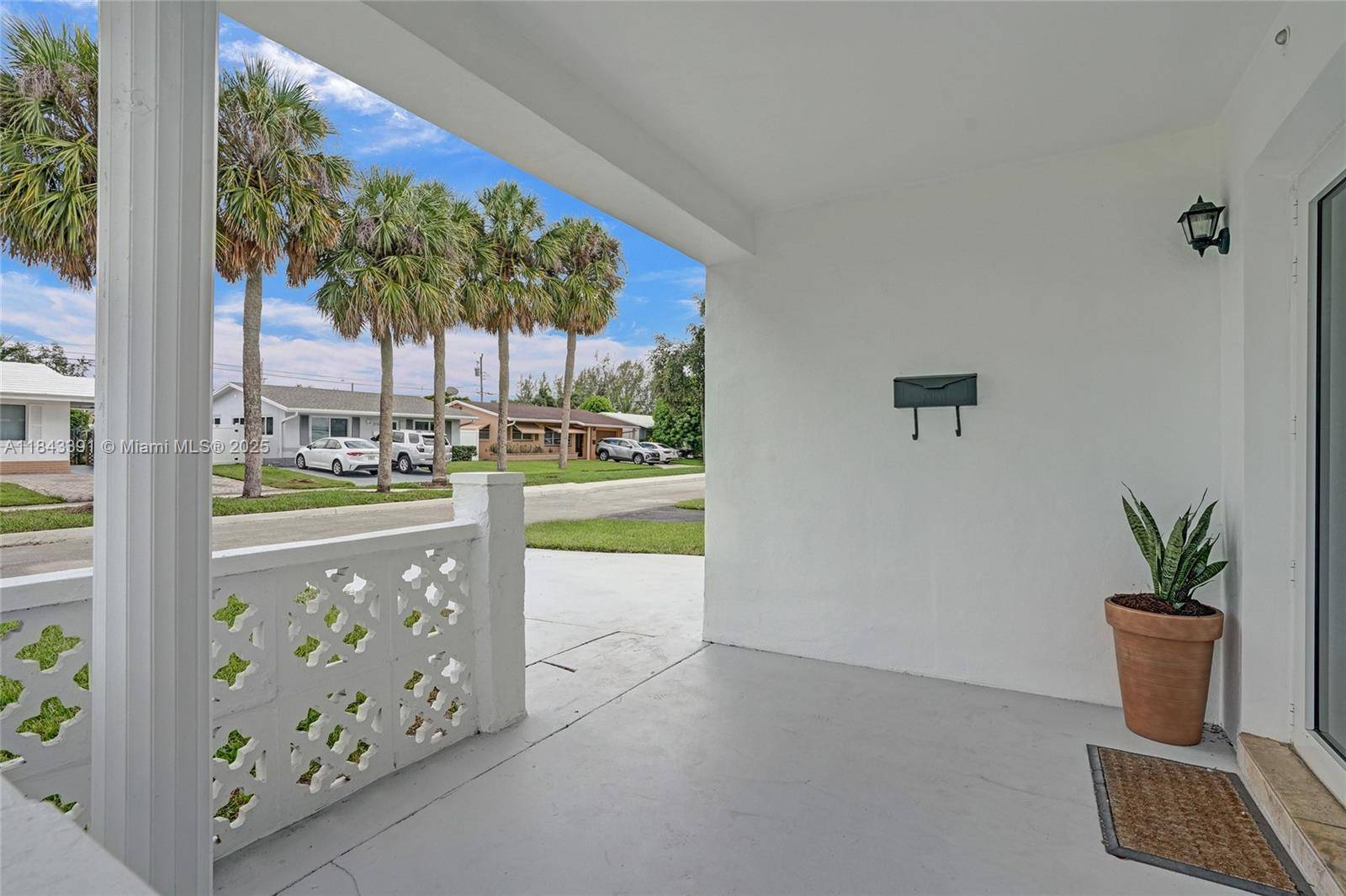 Tamarac, FL 33309,2707 NW 54th St