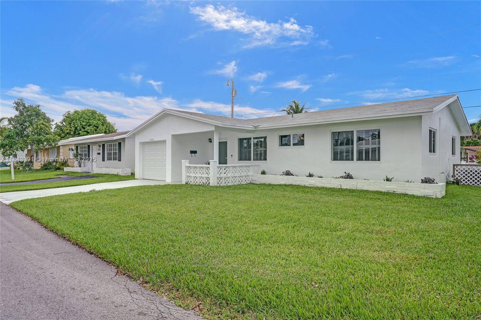 Tamarac, FL 33309,2707 NW 54th St
