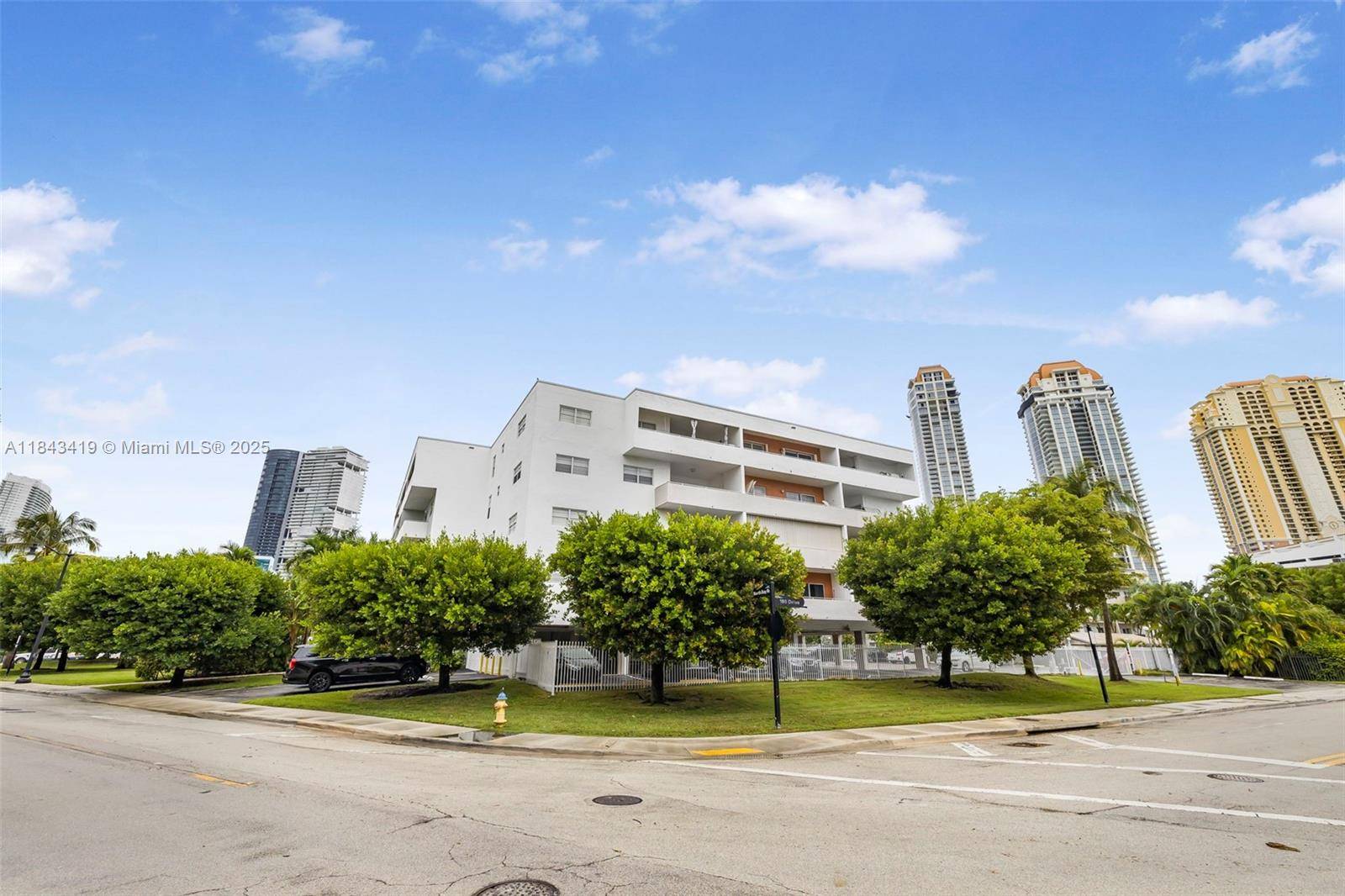 Sunny Isles Beach, FL 33160,18001 N Bay Rd #505
