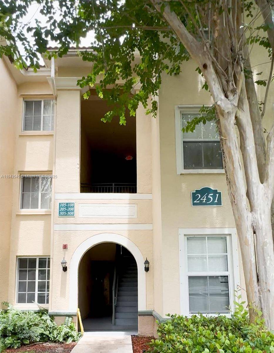 Miramar, FL 33025,2451 Centergate Dr #105