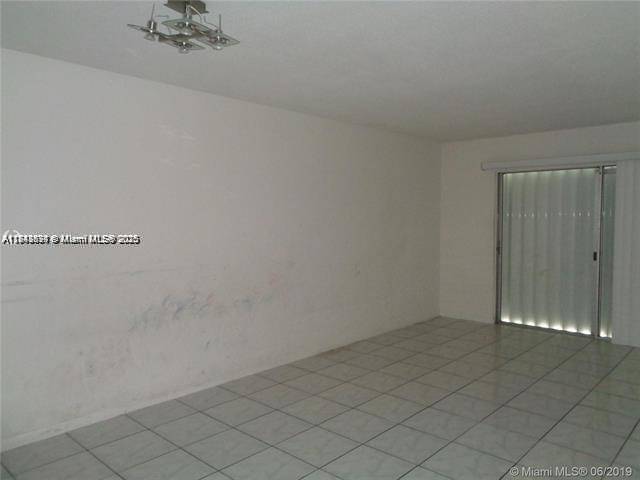 Miami, FL 33162,15225 NE 6th Ave #B207