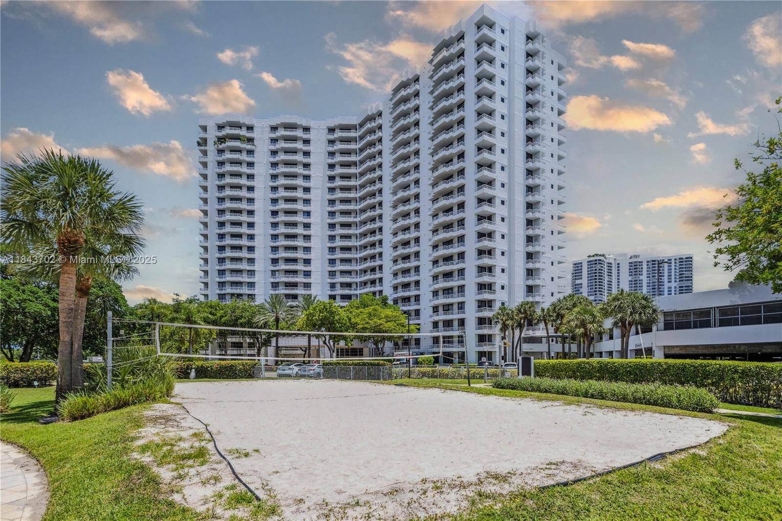 Aventura, FL 33180,3300 NE 192nd St #1913